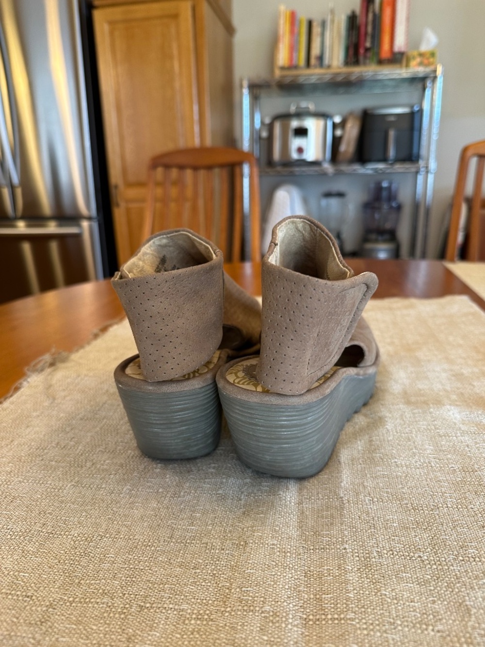 Fly London Peep Toe Ankle Wrap Sandal Euro Size 40 - Picture 4 of 5